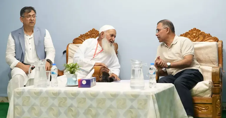 প্রধানমন্ত্রী ও হেফাজত আমির